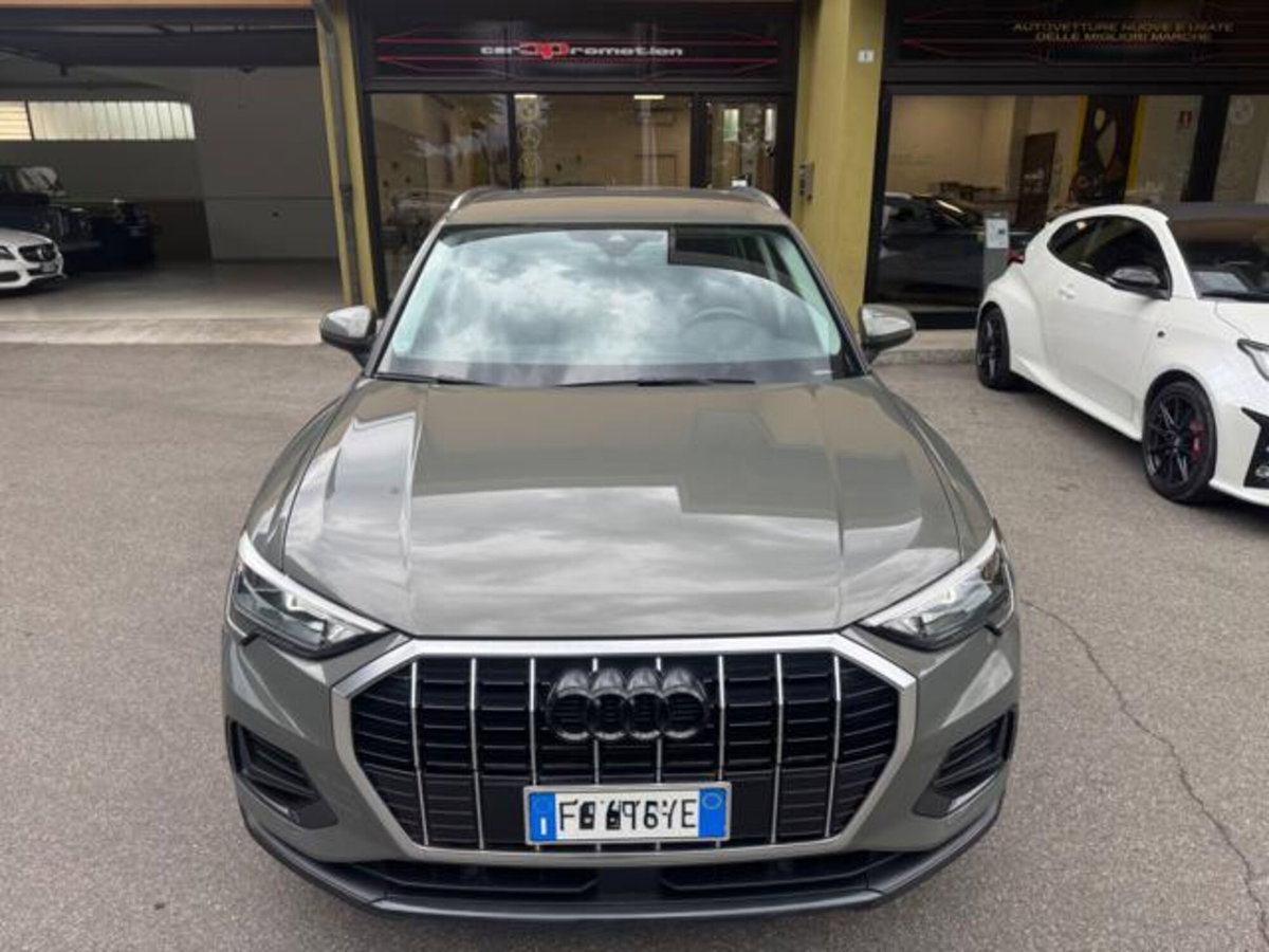 Audi Q3 35 TDI quattro S tronic Business (4)