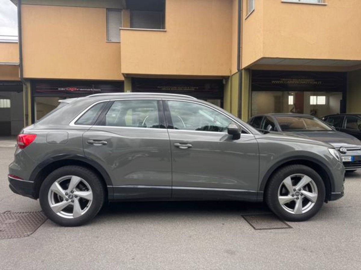 Audi Q3 35 TDI quattro S tronic Business (5)