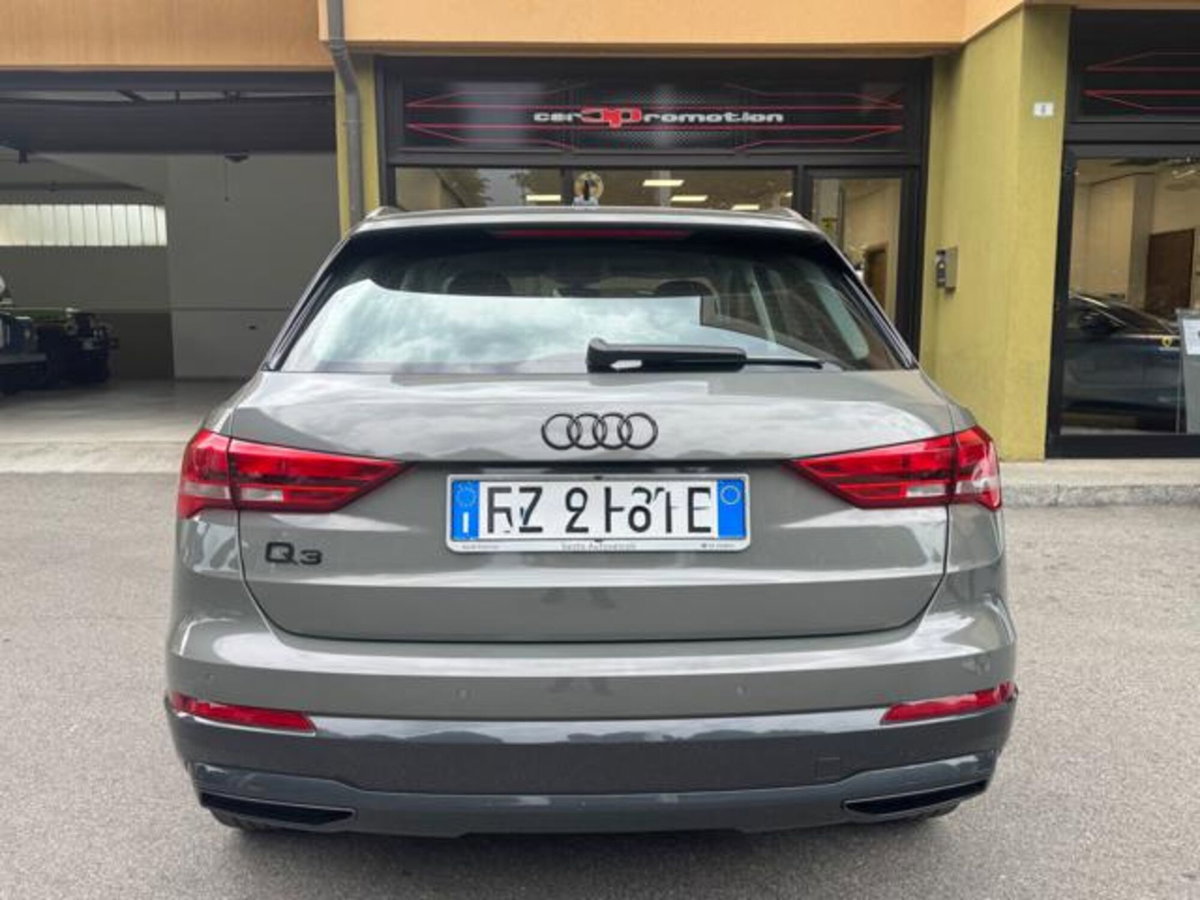 Audi Q3 35 TDI quattro S tronic Business (8)