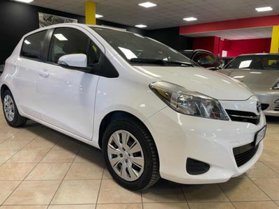 Toyota Yaris 1.0 5 porte Van (3)