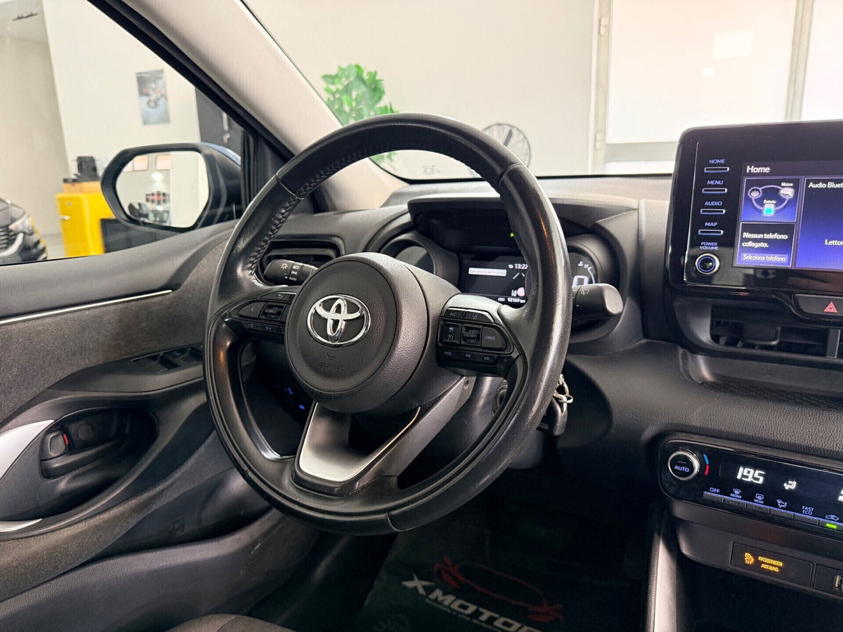 Toyota Yaris 1.5 Hybrid 5 porte Trend (15)