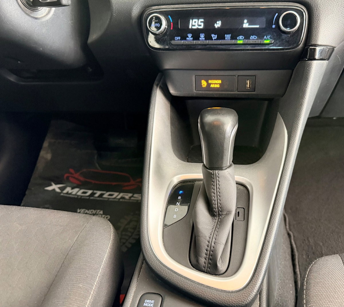 Toyota Yaris 1.5 Hybrid 5 porte Trend (17)
