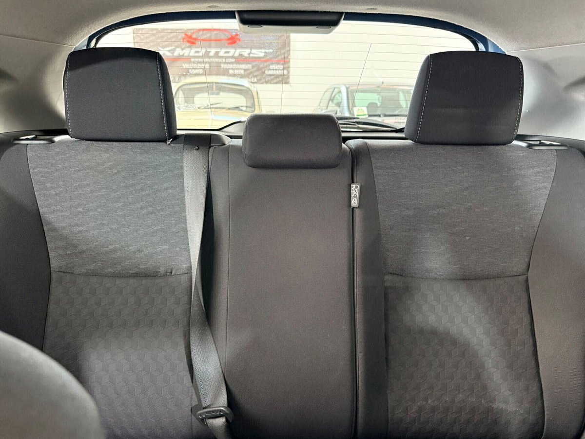Toyota Yaris 1.5 Hybrid 5 porte Trend (18)