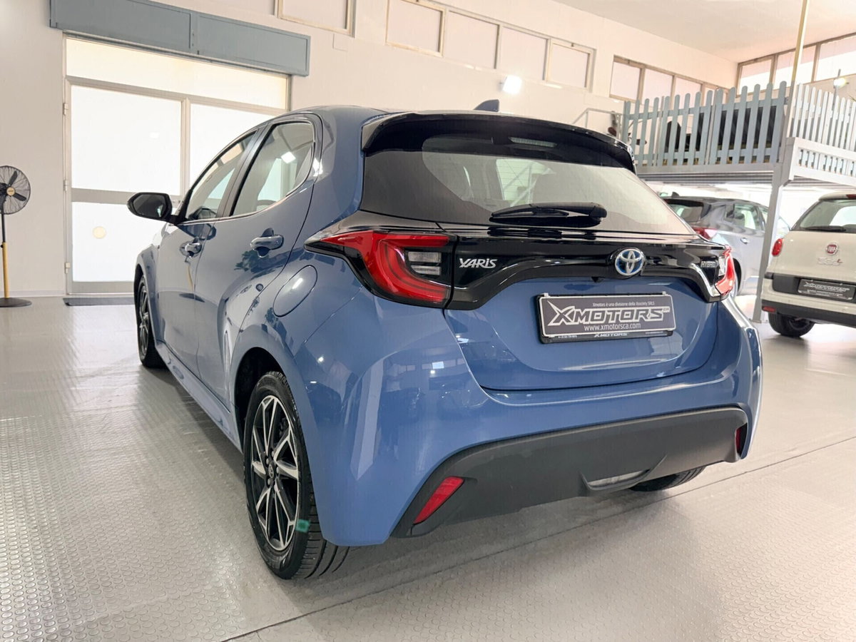 Toyota Yaris 1.5 Hybrid 5 porte Trend (9)