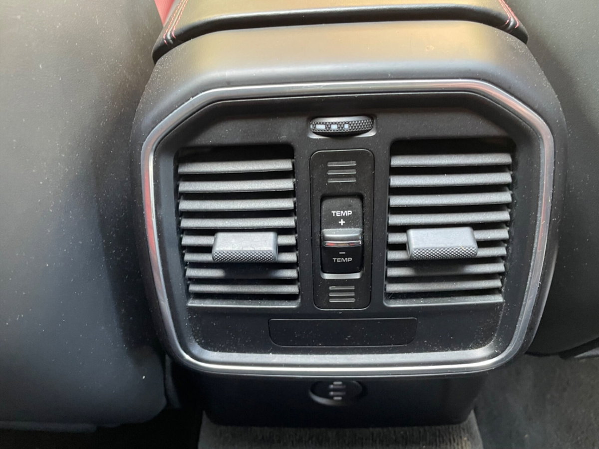 Porsche Macan 2.0 265cv pdk (19)