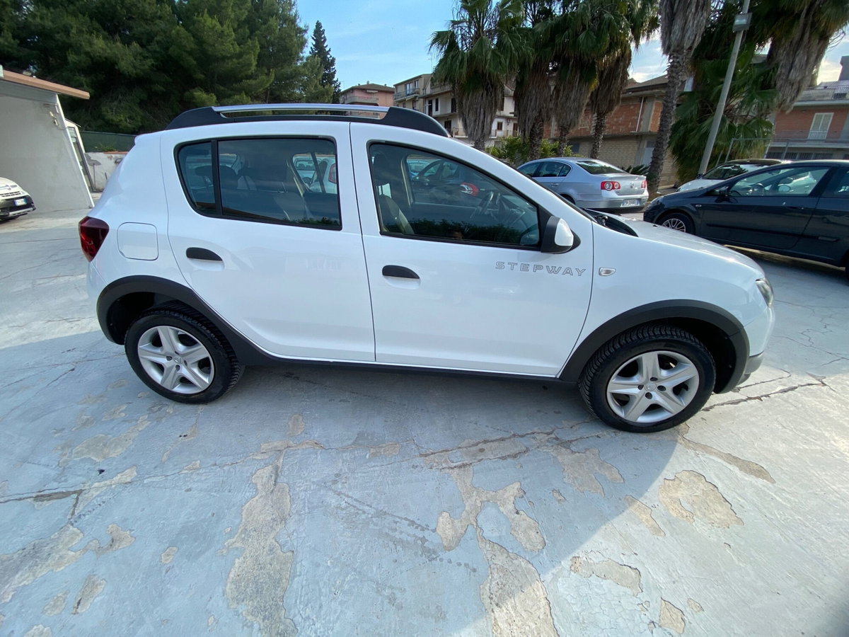 Dacia Sandero Stepway 1.5 dCi 8V 90CV Start&Stop aut. (4)