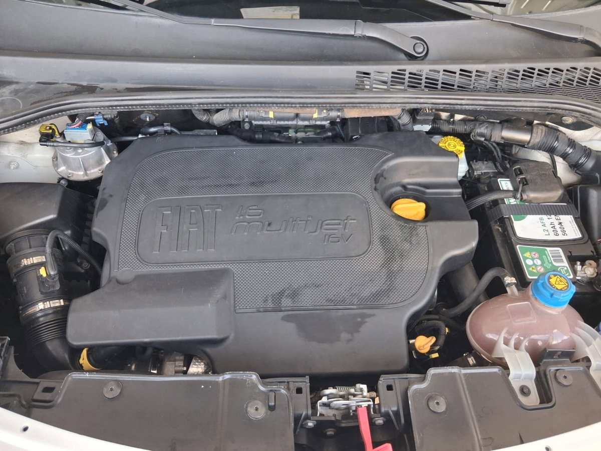 Fiat 500L 1.6 Multijet 105 CV Trekking (18)