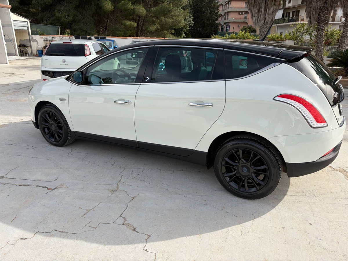 Lancia Delta 1.6 MJT DPF 105 CV Gold (10)