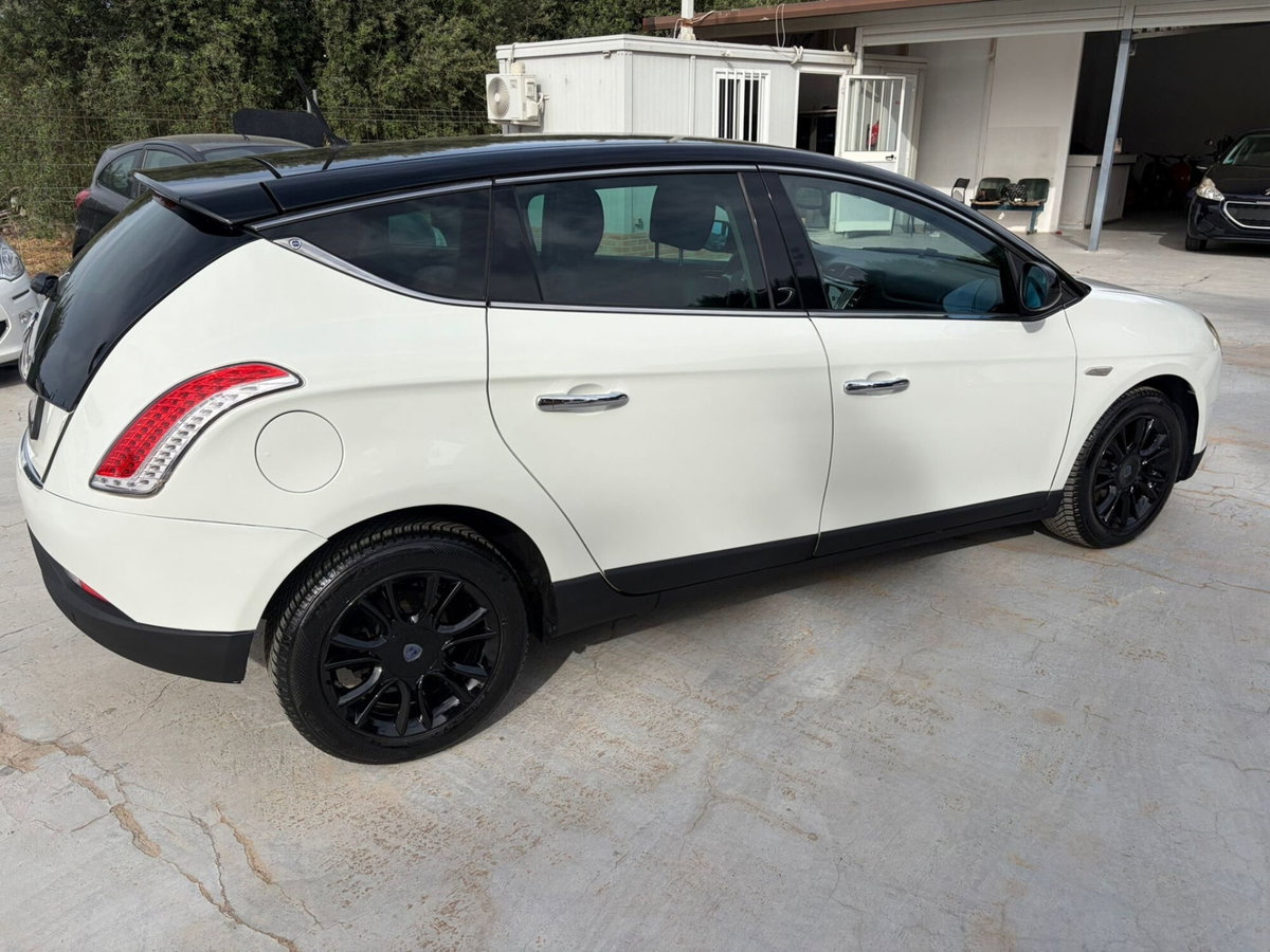 Lancia Delta 1.6 MJT DPF 105 CV Gold (11)