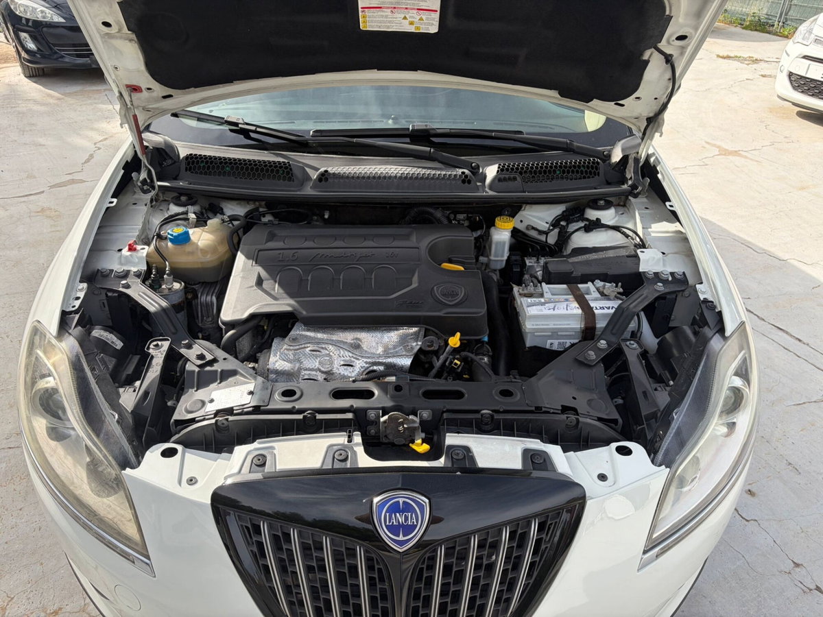 Lancia Delta 1.6 MJT DPF 105 CV Gold (13)