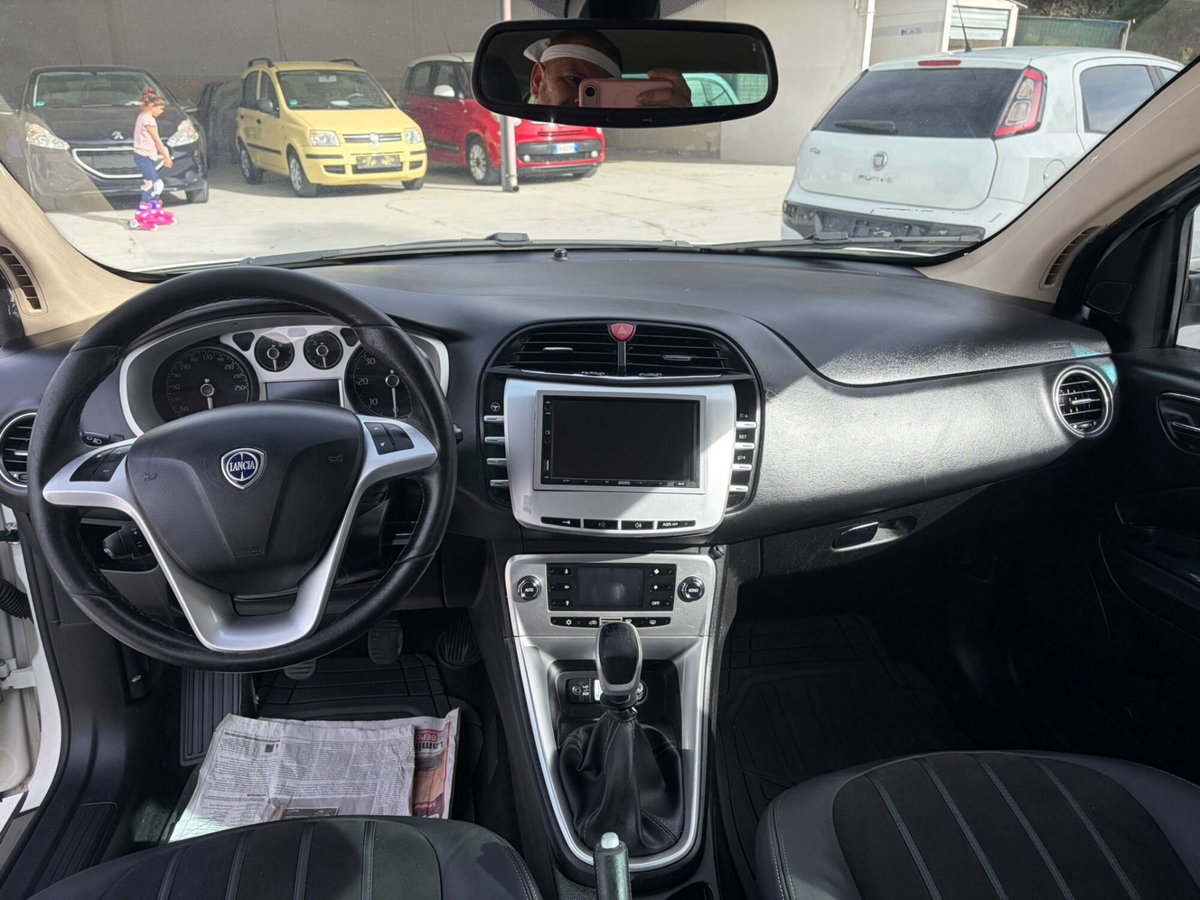 Lancia Delta 1.6 MJT DPF 105 CV Gold (14)