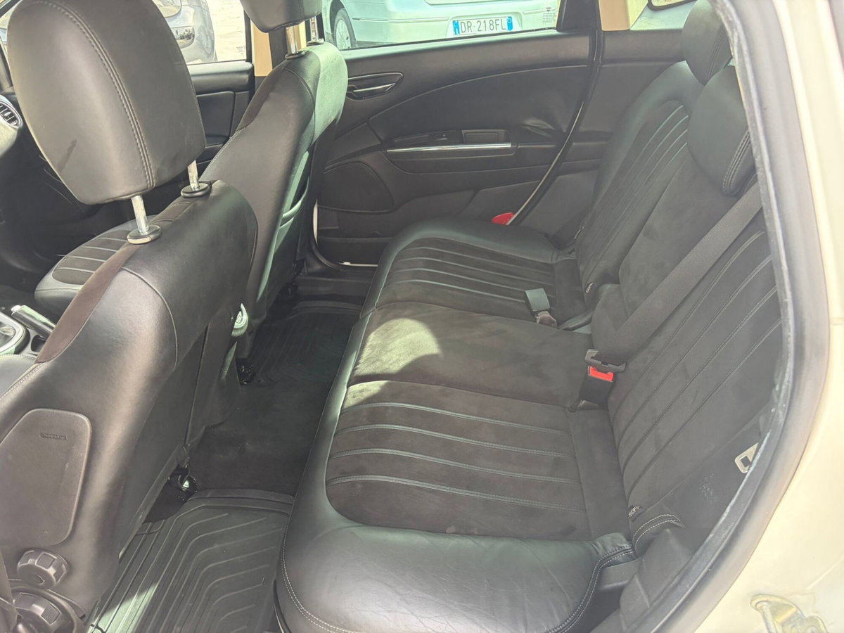 Lancia Delta 1.6 MJT DPF 105 CV Gold (5)