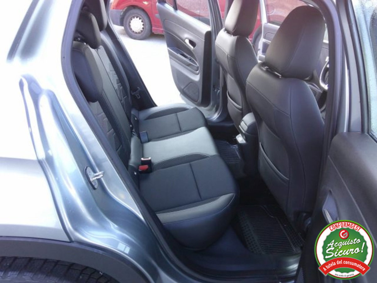 Jeep Avenger 1.2 turbo Altitude fwd 100cv (13)