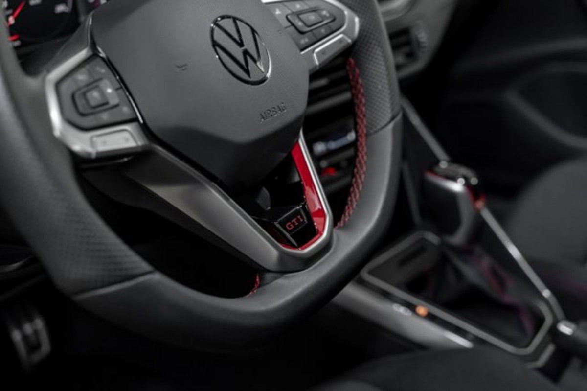 Volkswagen Polo 2.0 tsi GTI dsg (18)