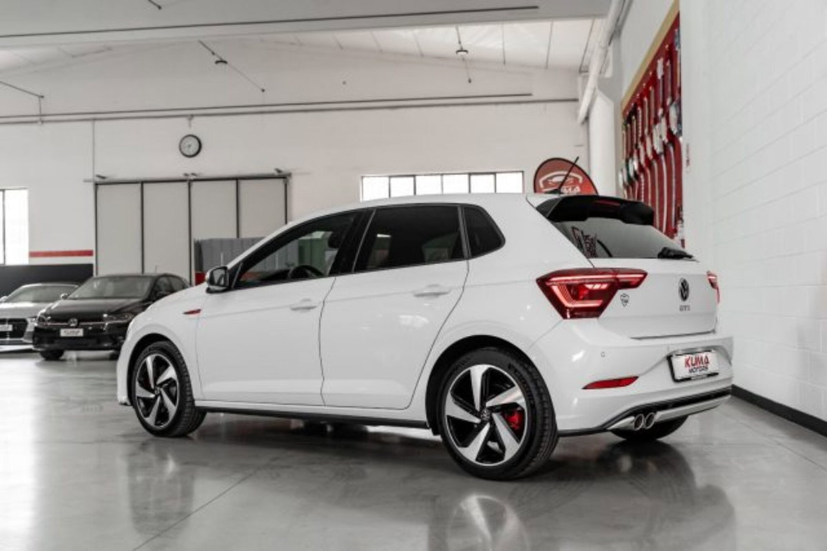 Volkswagen Polo 2.0 tsi GTI dsg (4)