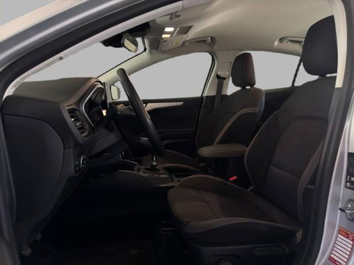 Ford Focus 1.0 EcoBoost Hybrid 125 CV Powershift 5p. Business (12)