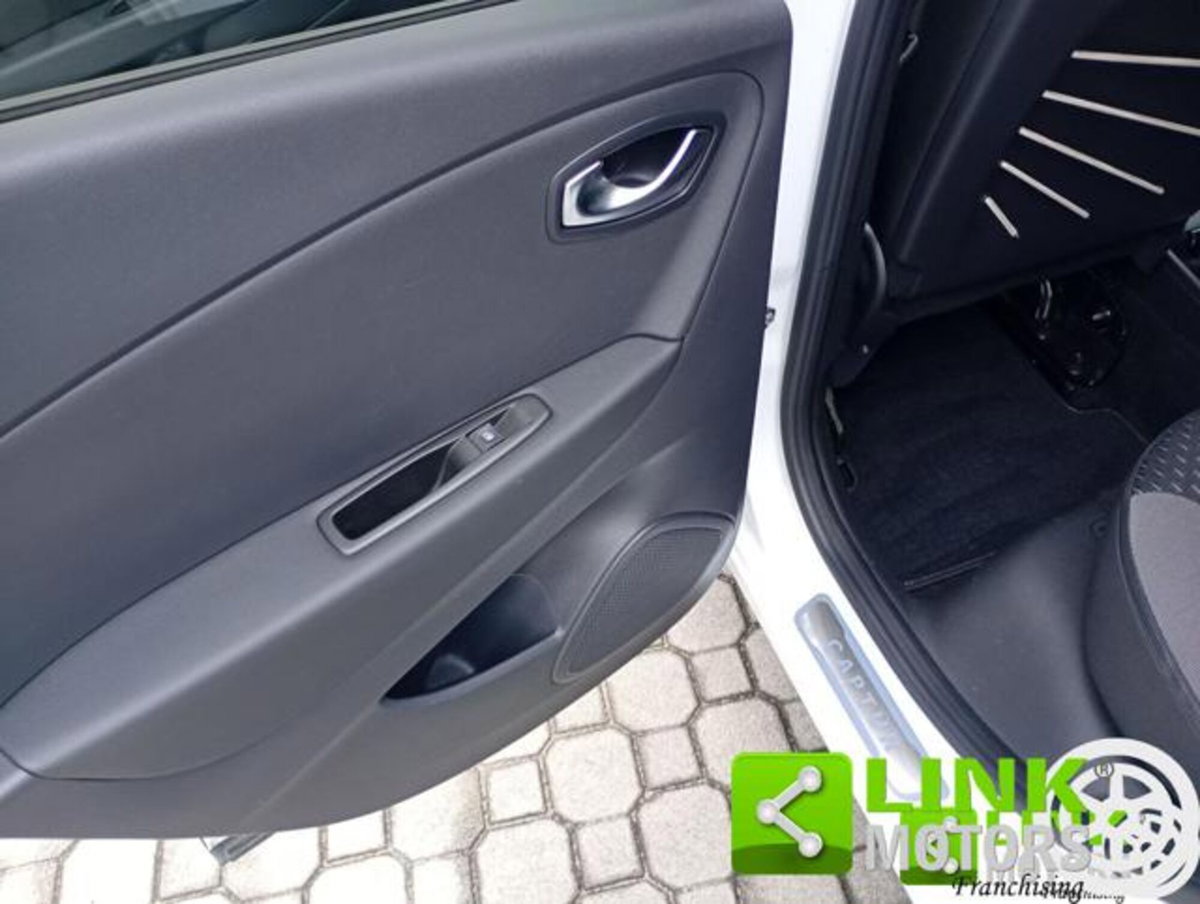 Renault Captur dCi 8V 90 CV EDC Start&Stop Sport Edition (15)