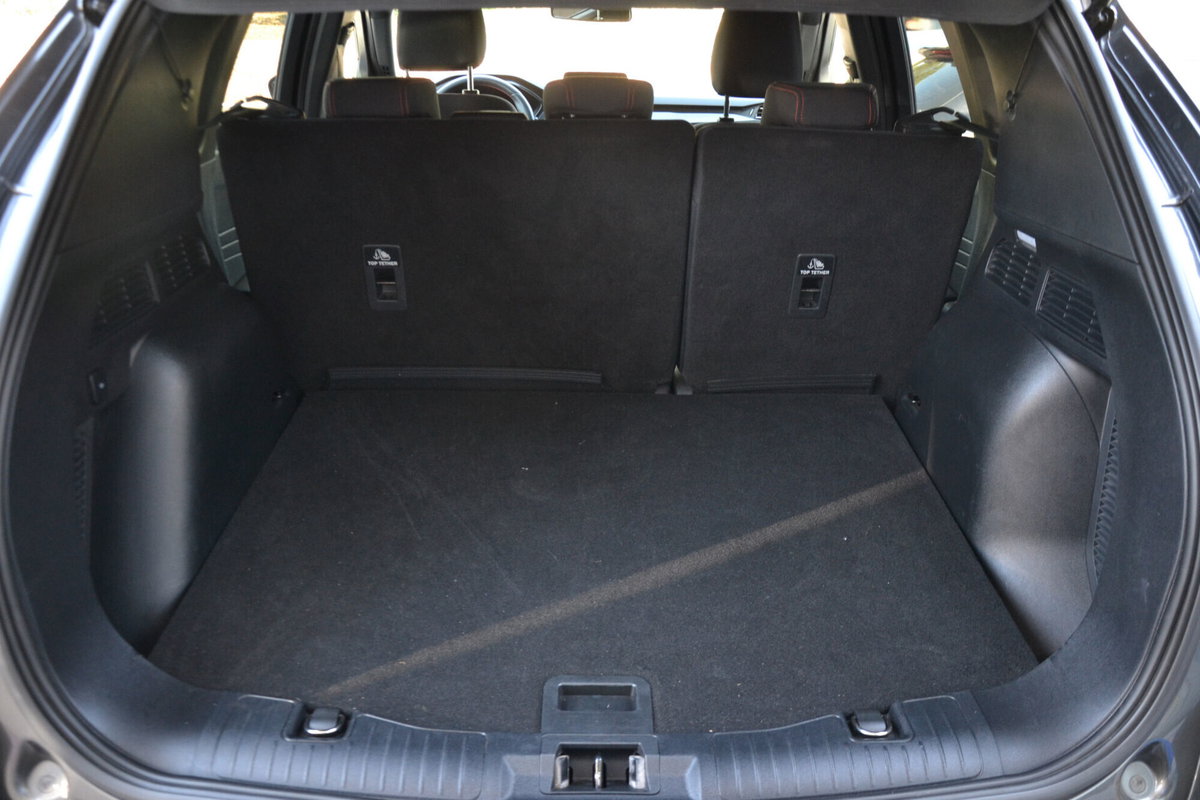 Ford Kuga 1.5 EcoBlue 120 CV 2WD ST-Line (10)