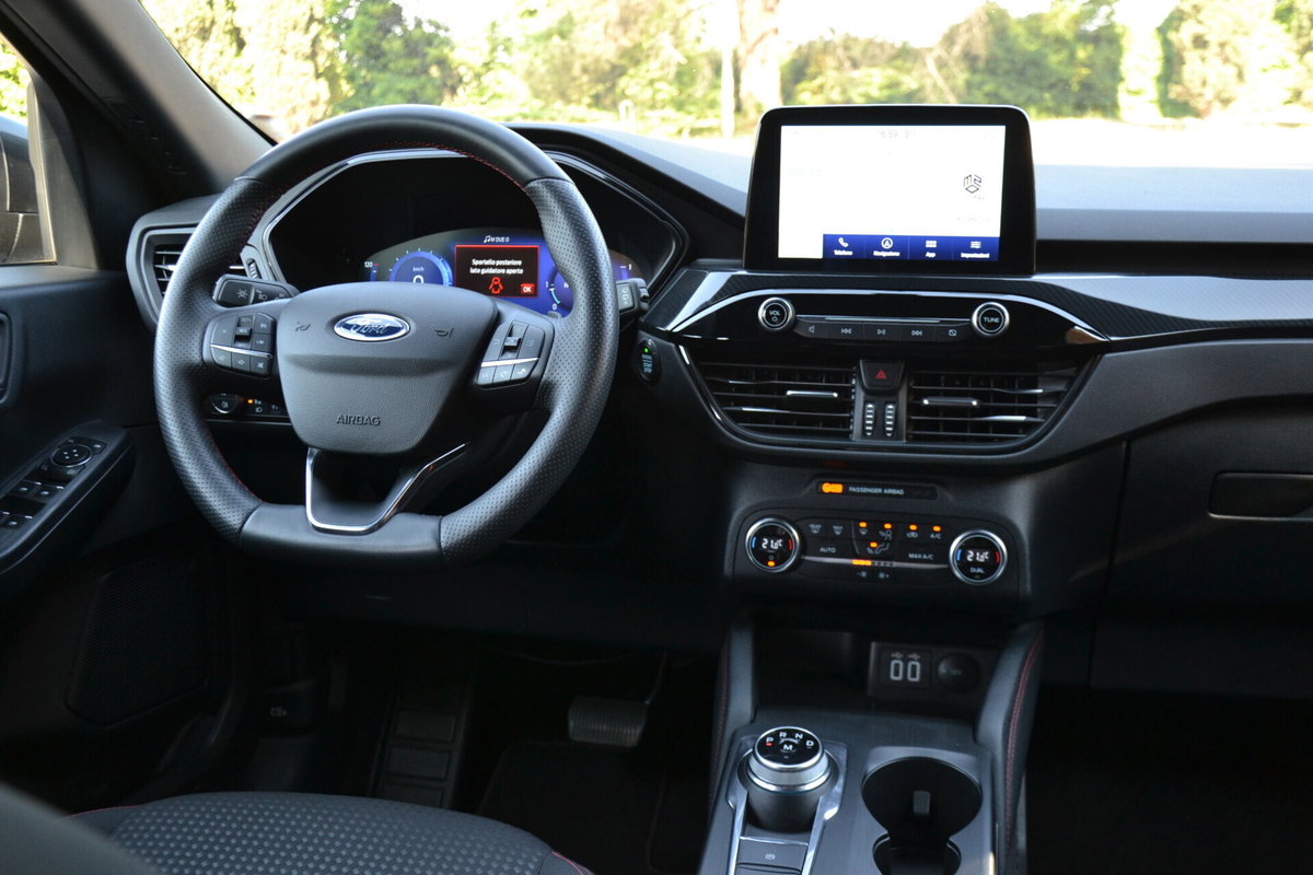 Ford Kuga 1.5 EcoBlue 120 CV 2WD ST-Line (20)