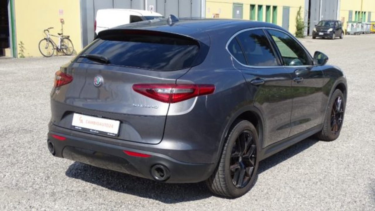 Alfa Romeo Stelvio Stelvio 2.0 Turbo 280 CV AT8 Q4 Estrema (7)
