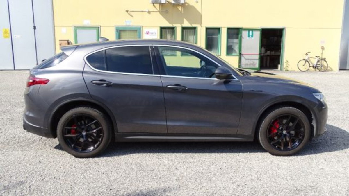 Alfa Romeo Stelvio Stelvio 2.0 Turbo 280 CV AT8 Q4 Estrema (8)