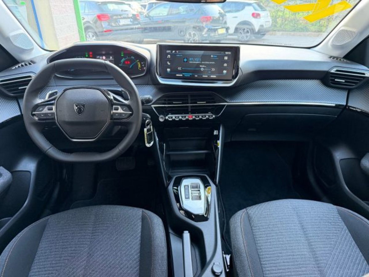 Peugeot 208 1.2 puretech Active s&s 100cv (9)