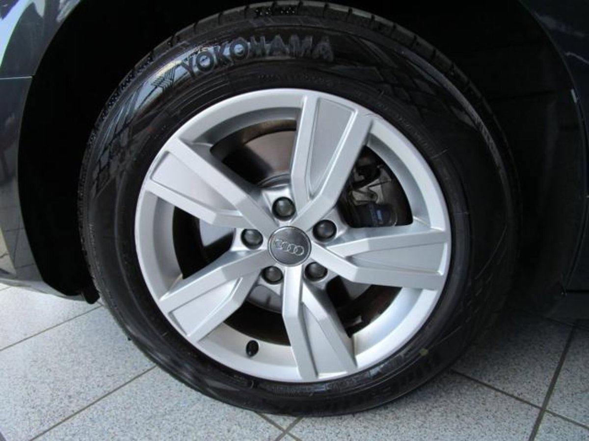 Audi A4 Avant 2.0 TDI 150 CV Business (12)