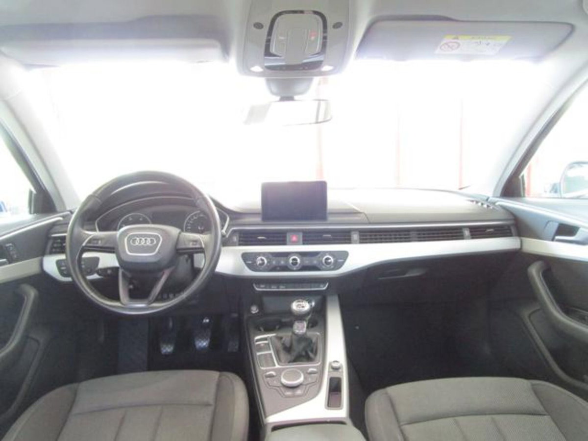 Audi A4 Avant 2.0 TDI 150 CV Business (7)