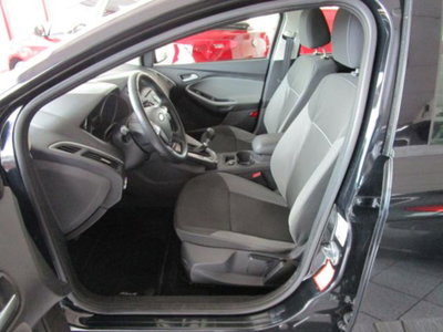 Ford Focus Station Wagon 1.6 TDCi 115 CV SW Titanium (9)