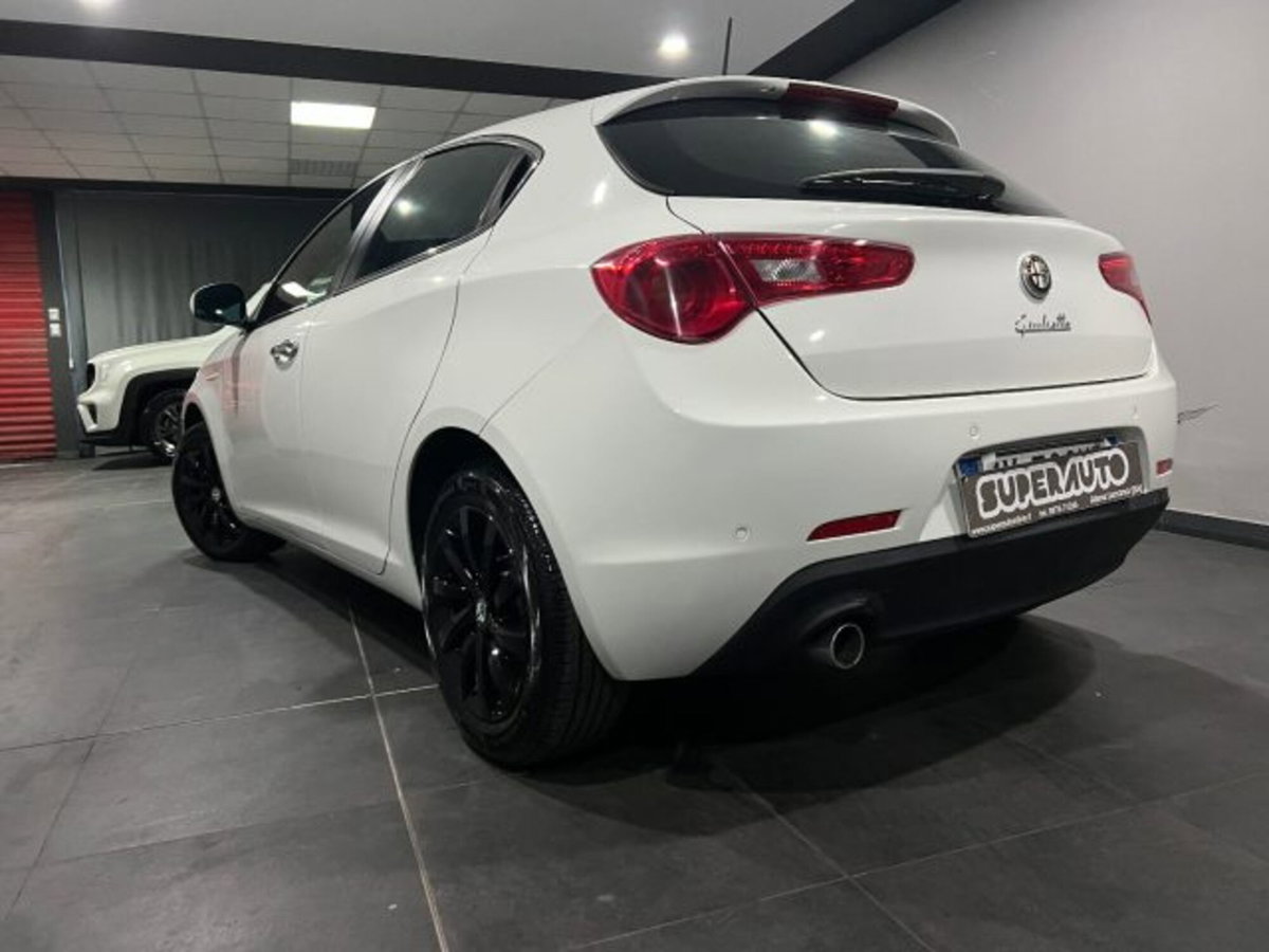 Alfa Romeo Giulietta 1.6 JTDm Giulietta 120cv (6)