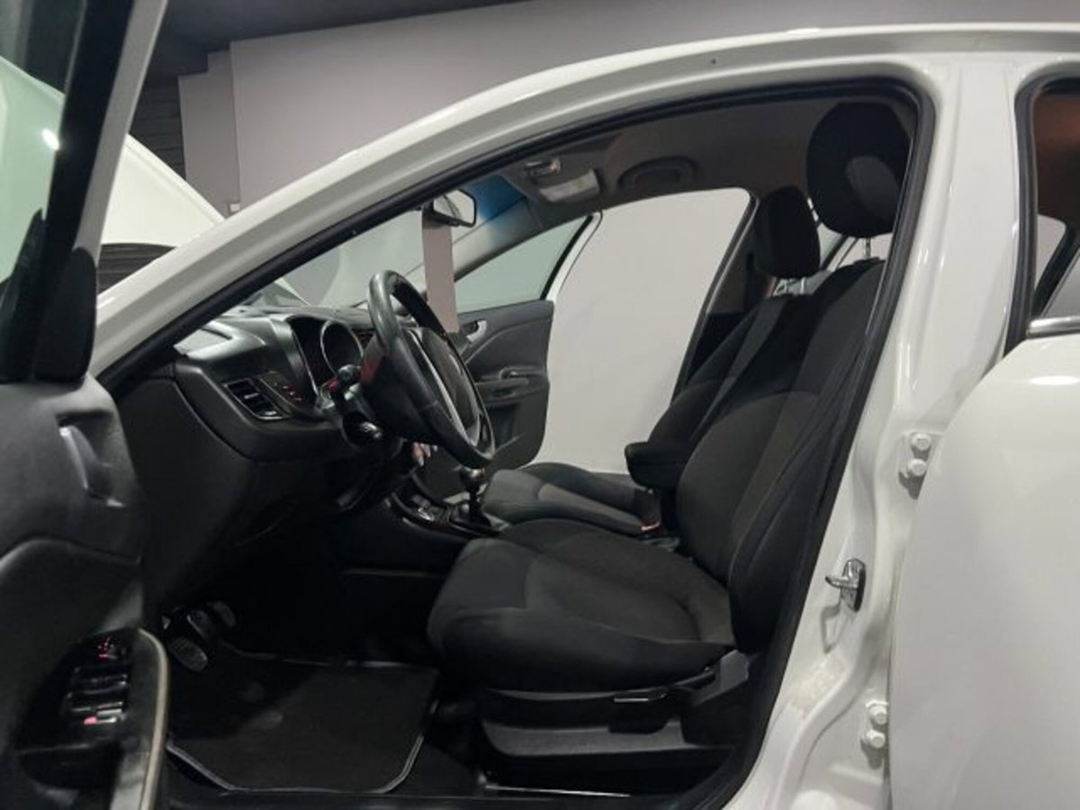 Alfa Romeo Giulietta 1.6 JTDm Giulietta 120cv (7)