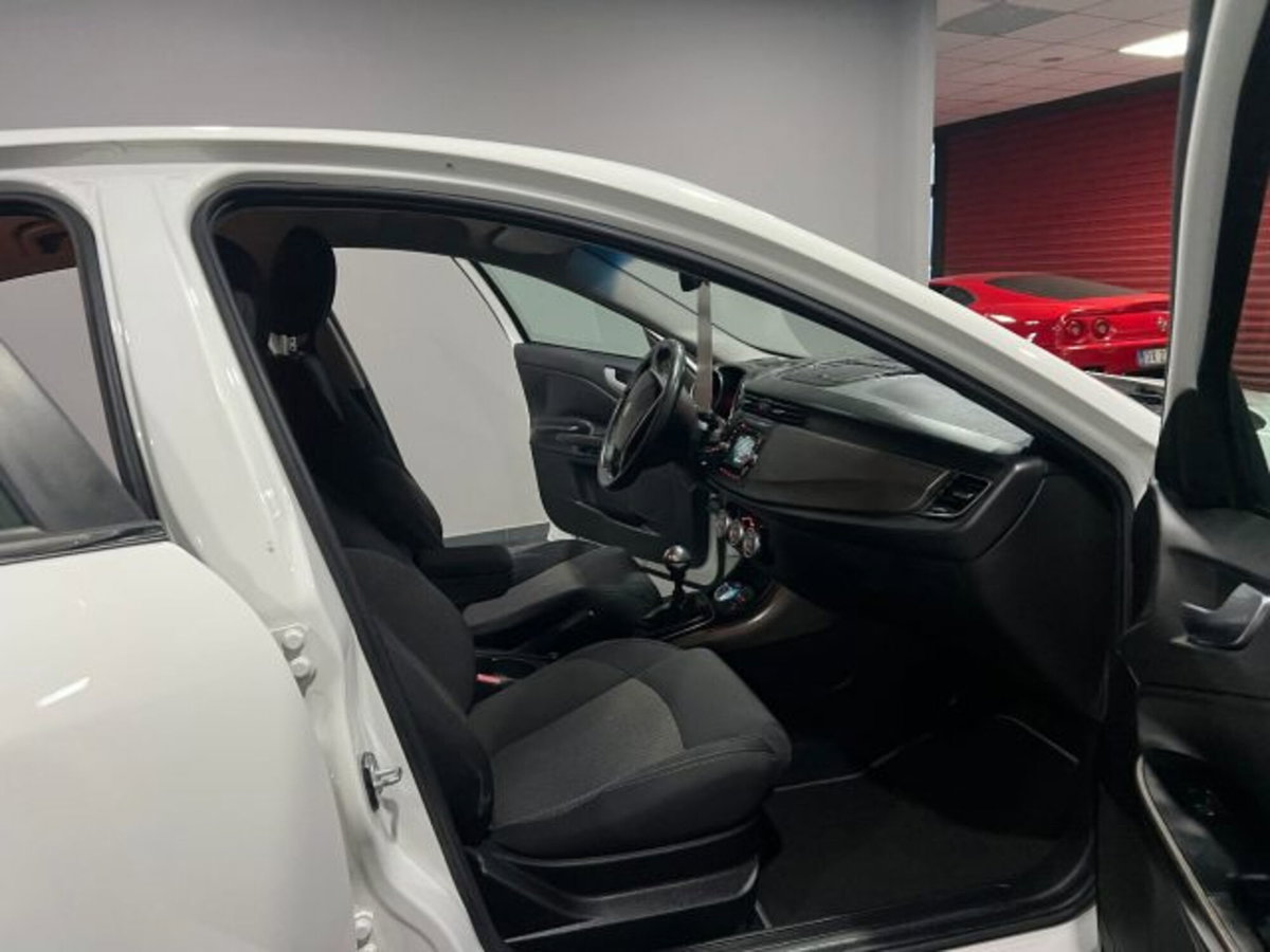 Alfa Romeo Giulietta 1.6 JTDm Giulietta 120cv (9)