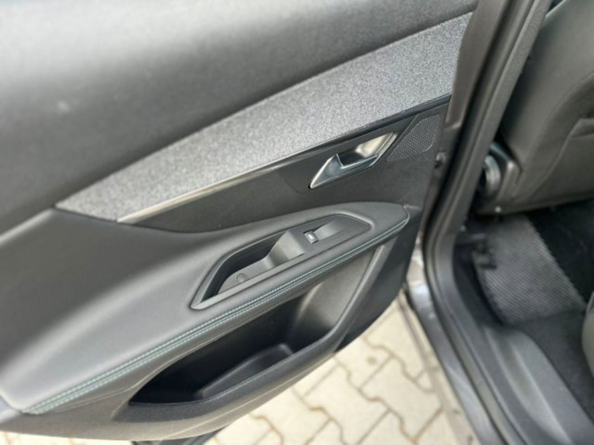 Peugeot 3008 BlueHDi 130 S&S EAT8 Allure Pack (15)