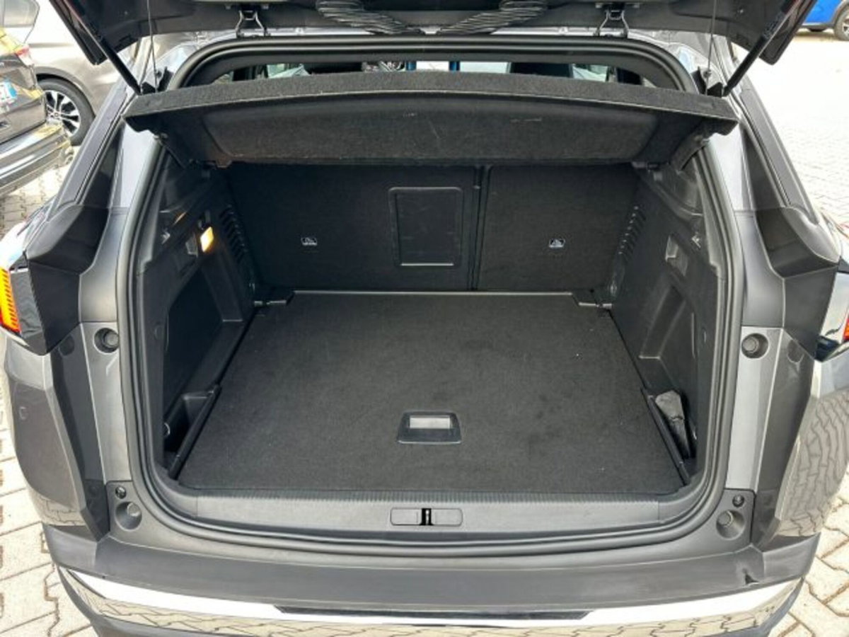 Peugeot 3008 BlueHDi 130 S&S EAT8 Allure Pack (18)