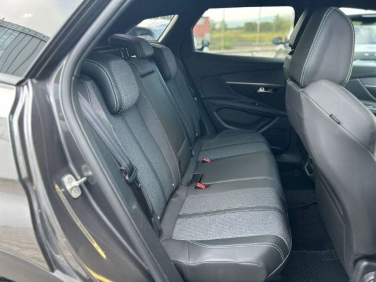 Peugeot 3008 BlueHDi 130 S&S EAT8 Allure Pack (20)