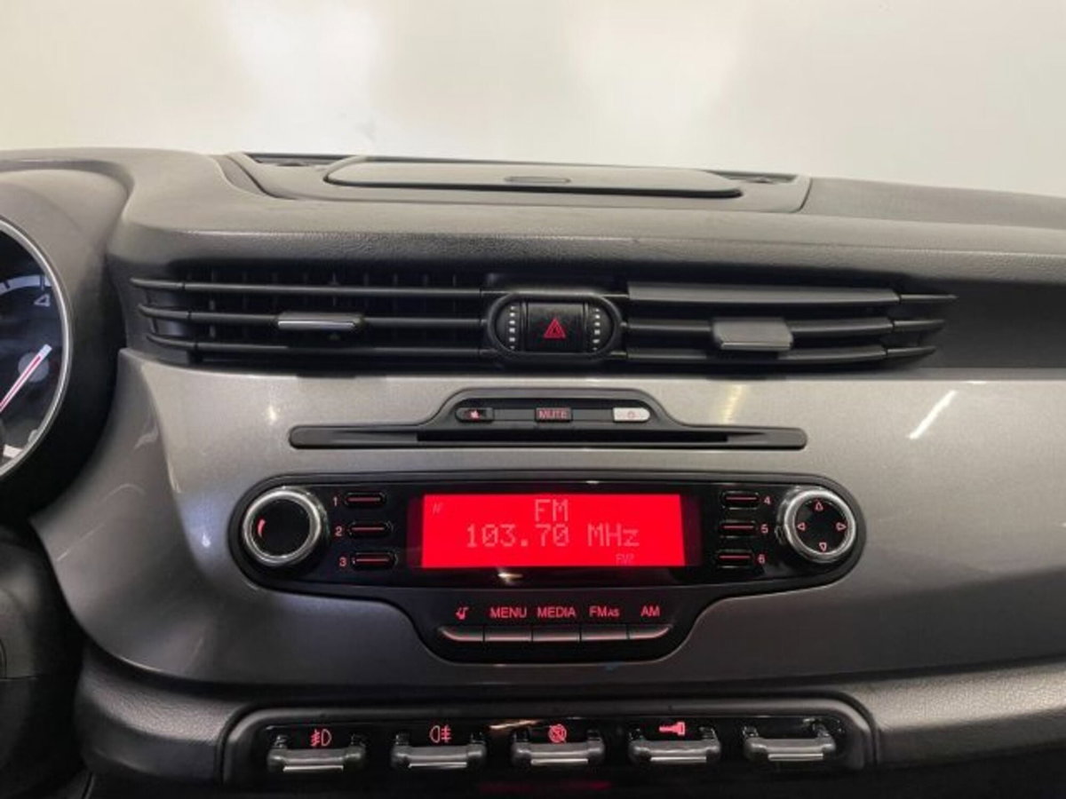 Alfa Romeo Giulietta 2.0 JTDm-2 Distinctive 170cv (11)