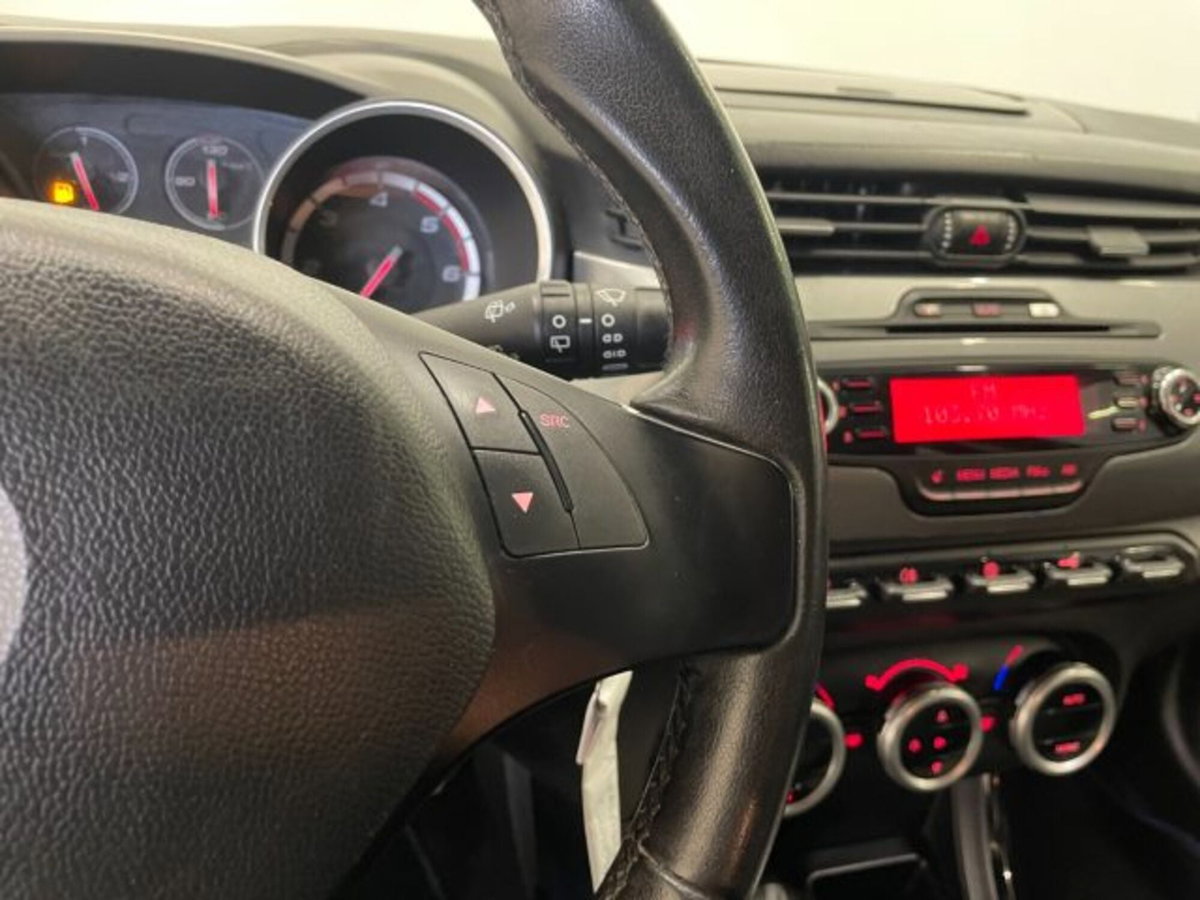 Alfa Romeo Giulietta 2.0 JTDm-2 Distinctive 170cv (18)