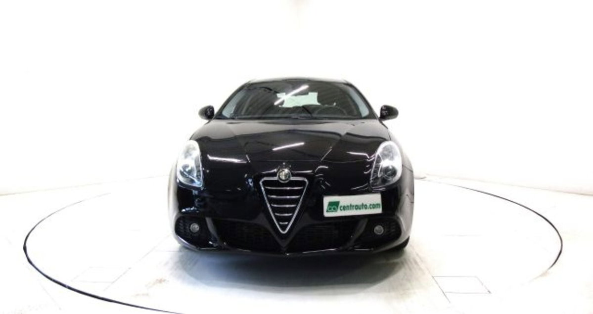 Alfa Romeo Giulietta 2.0 JTDm-2 Distinctive 170cv (2)