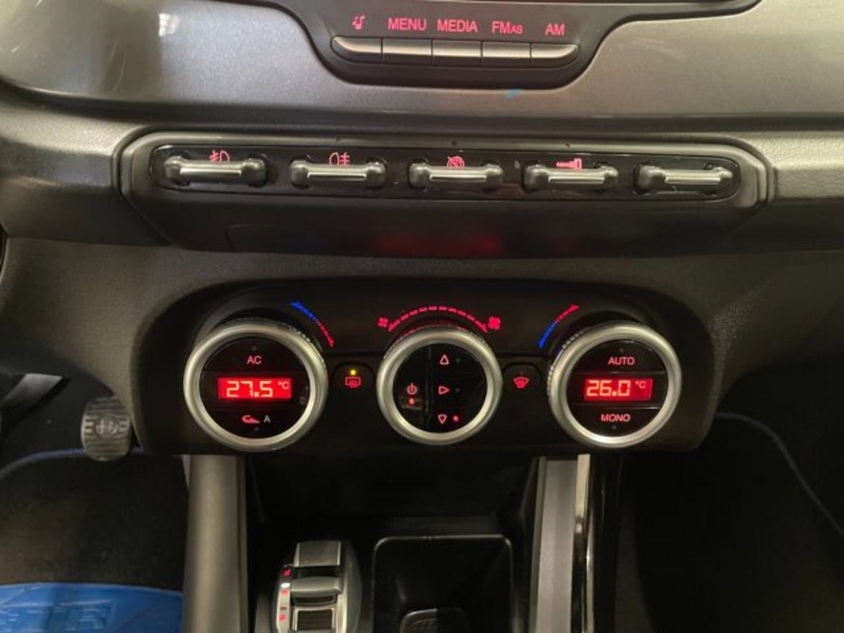 Alfa Romeo Giulietta 2.0 JTDm-2 Distinctive 170cv (9)