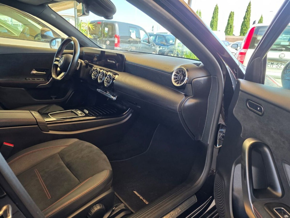 Mercedes-Benz Classe A 180 d AMG Line Premium Plus auto (6)