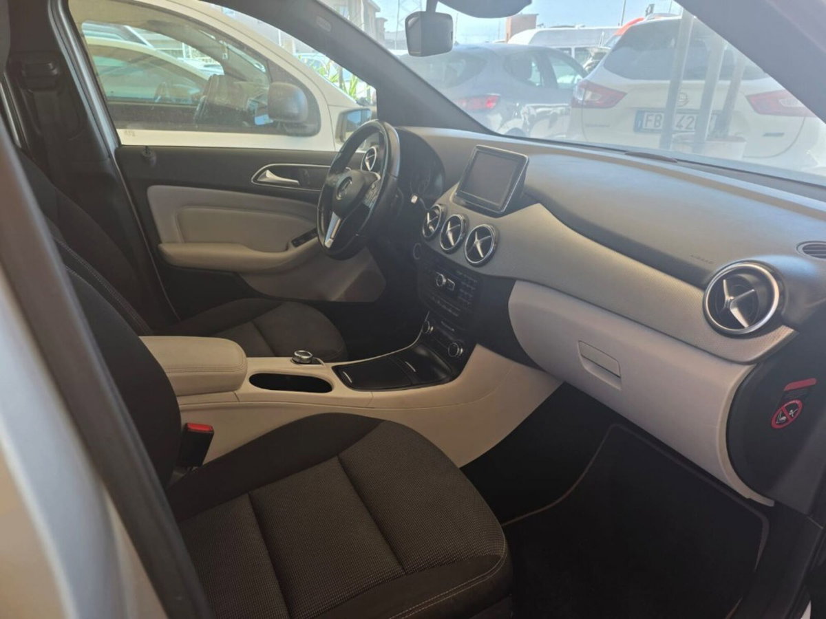 Mercedes-Benz Classe B 180 CDI BlueEFFICIENCY Premium (4)