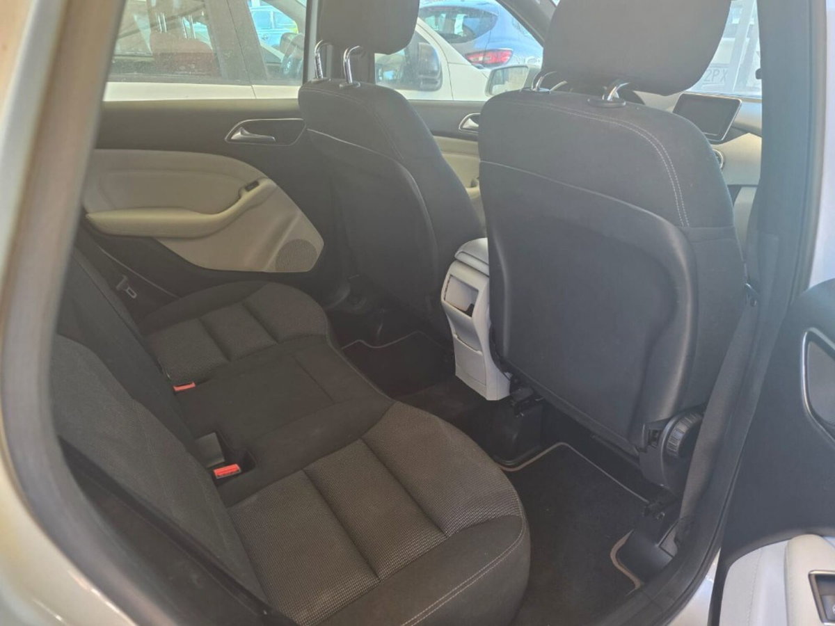 Mercedes-Benz Classe B 180 CDI BlueEFFICIENCY Premium (6)