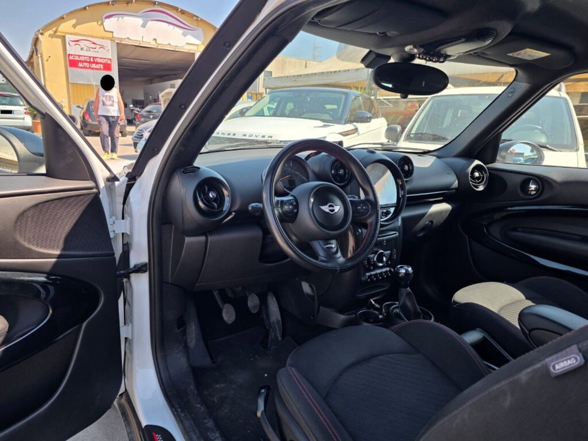 MINI Mini Paceman 1.6 Cooper D Paceman (4)