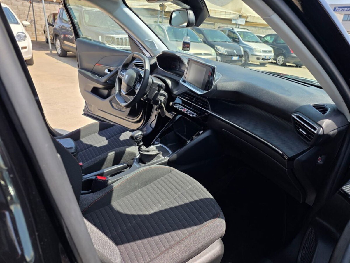 Peugeot 2008 BlueHDi 110 S&S Allure (8)