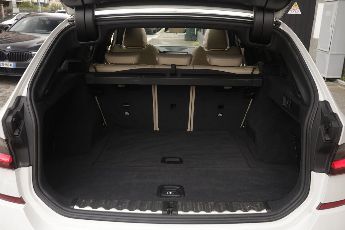 BMW Serie 3 Touring M340d  mhev 48V xdrive auto (19)