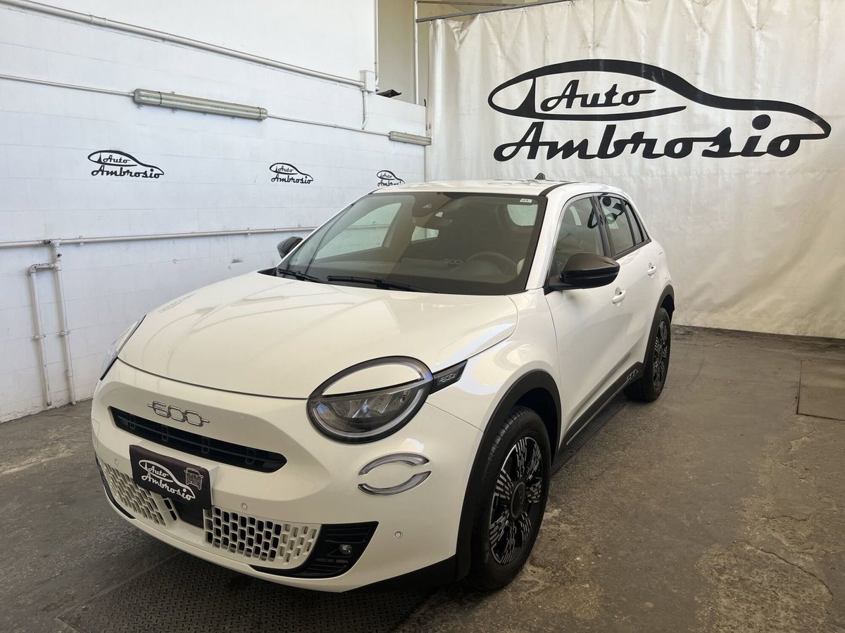 Fiat 600 1.2 hybrid 145cv auto