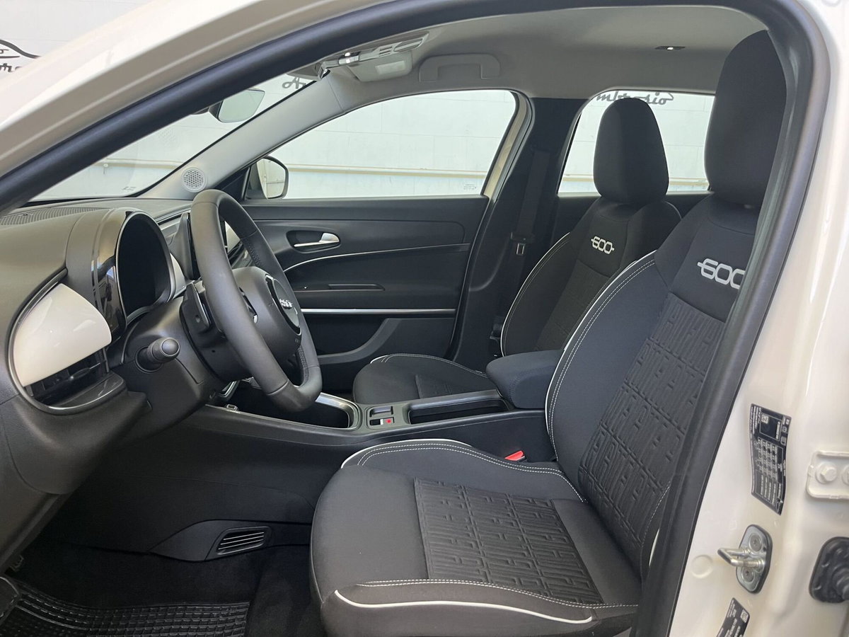 Fiat 600 1.2 hybrid 145cv auto (5)