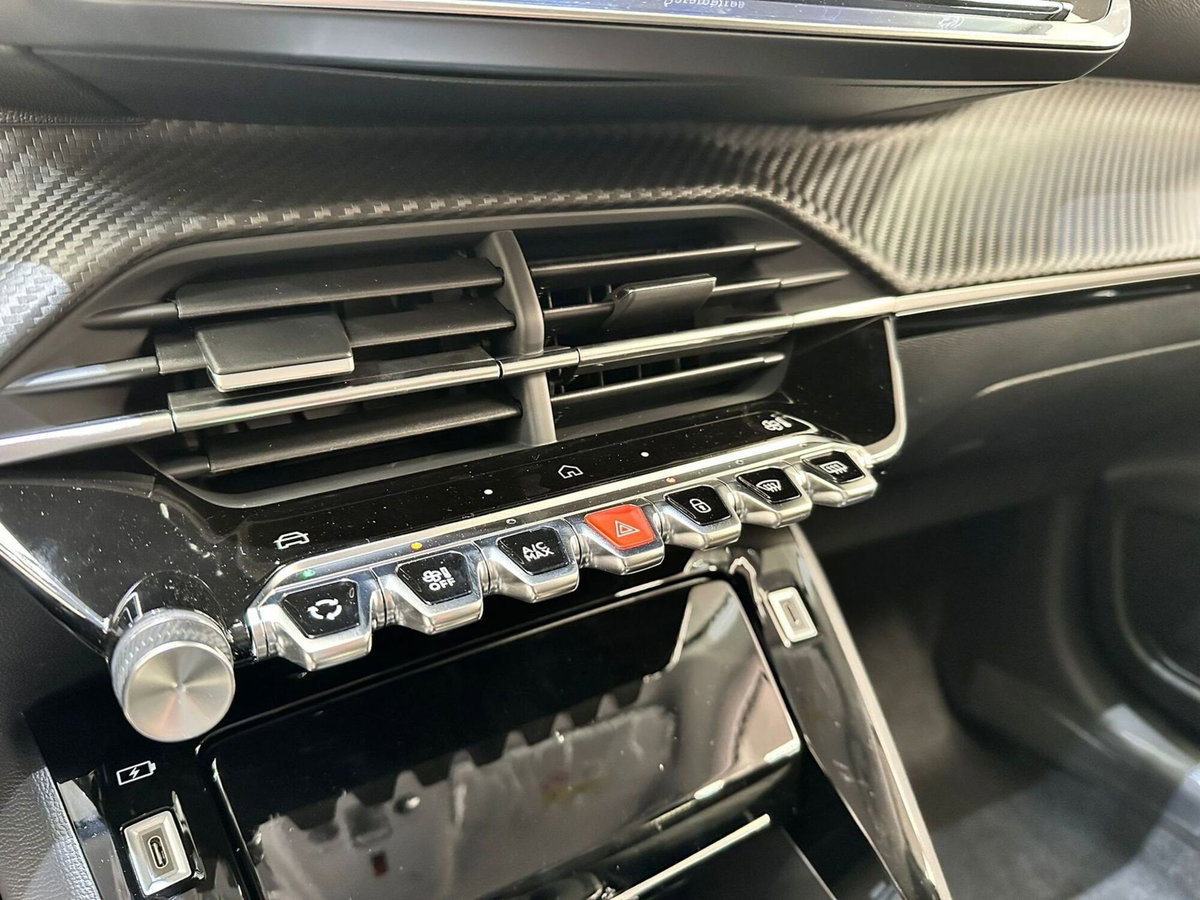 Peugeot 208 PureTech 100 Stop&Start 5 porte Allure (12)