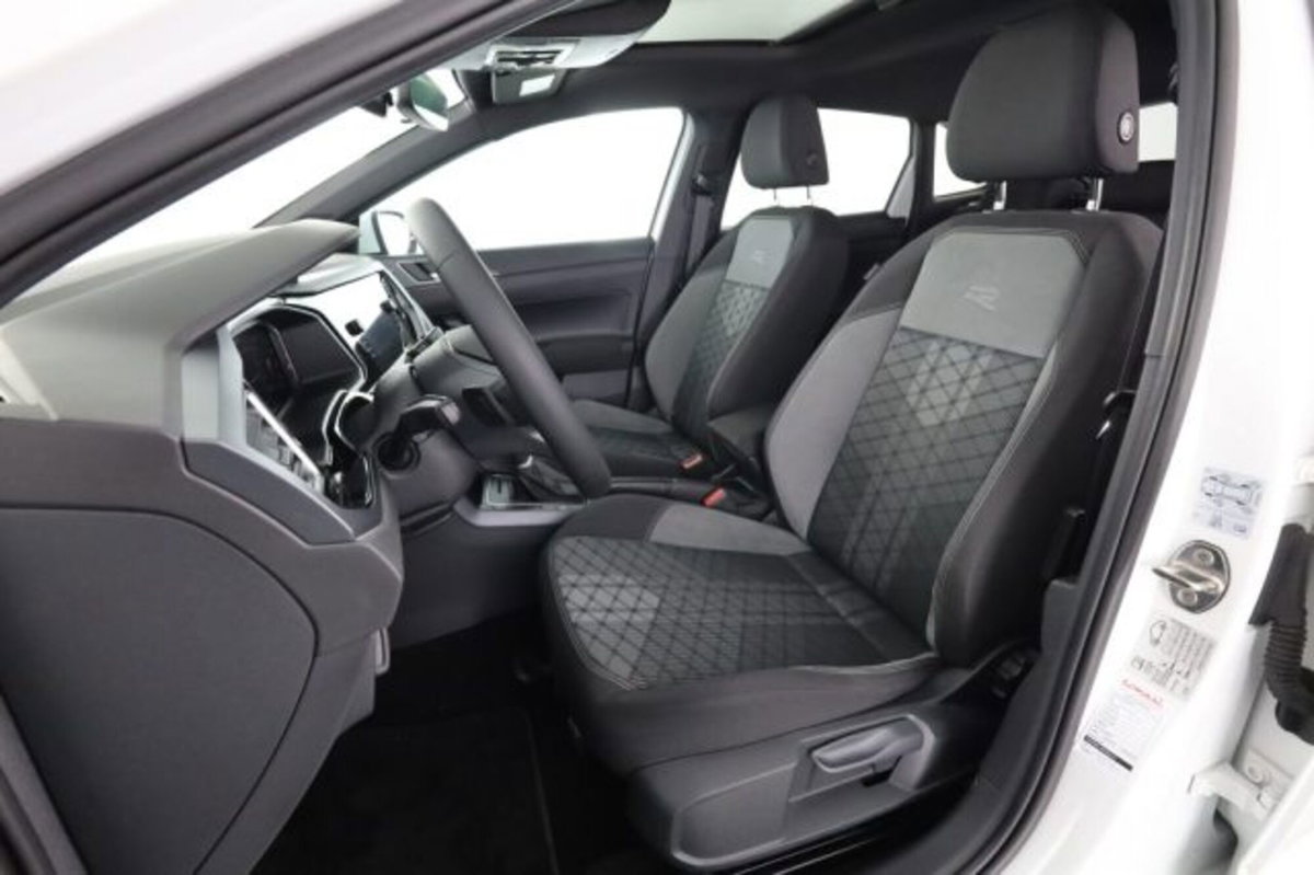 Volkswagen Taigo 1.0 TSI 110 CV DSG R-Line (2)