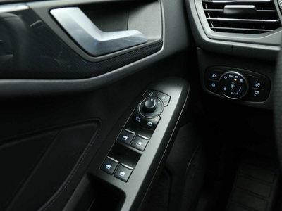 Ford Focus 1.0t ecoboost h ST-Line X 125cv (11)